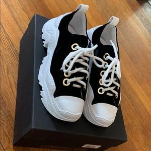 No. 21 Velvet Black shoes